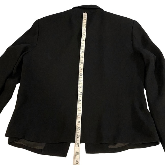 Gianni petite blazer button down black womans size 8 excellent condition - Picture 6 of 10